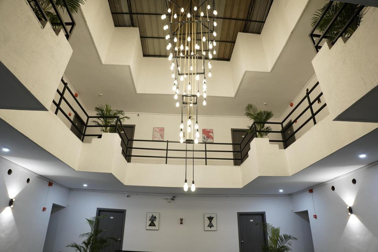 Hotel Royal Accord Σουράτ Εξωτερικό φωτογραφία