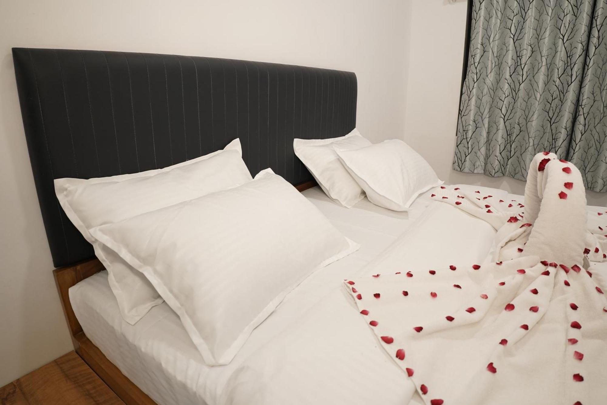Hotel Royal Accord Σουράτ Εξωτερικό φωτογραφία