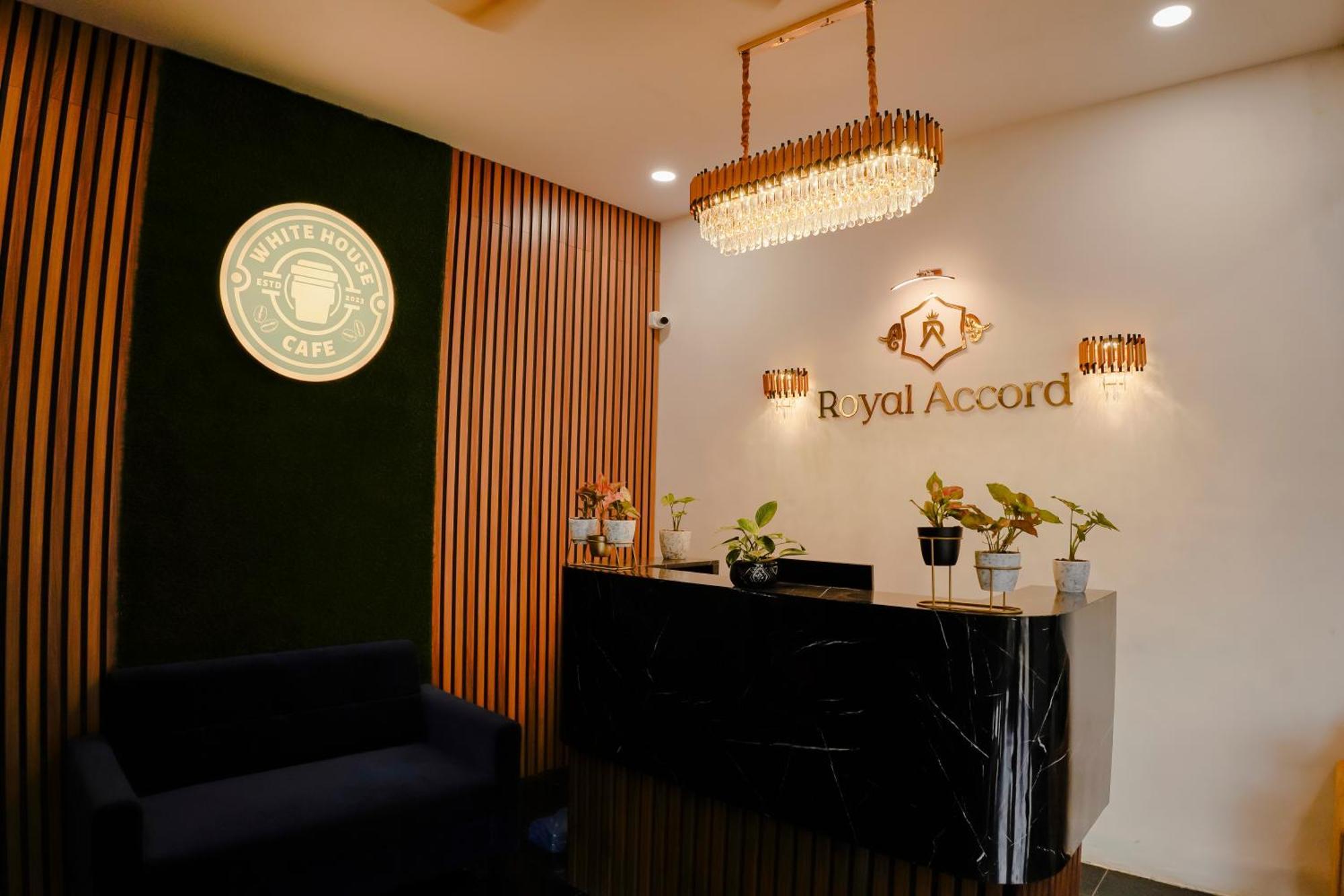 Hotel Royal Accord Σουράτ Εξωτερικό φωτογραφία